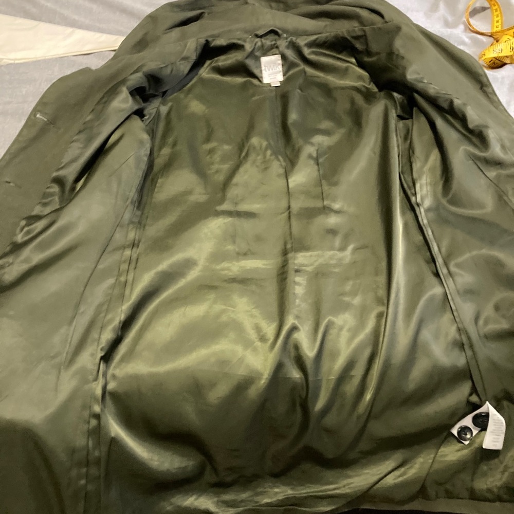 Coat - Picture 10 of 11